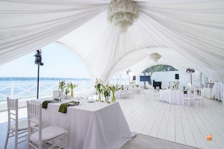 Шатёр White Podium в «Pirogovo-event» фотография №2
