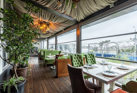 Балкон в VIP-зал