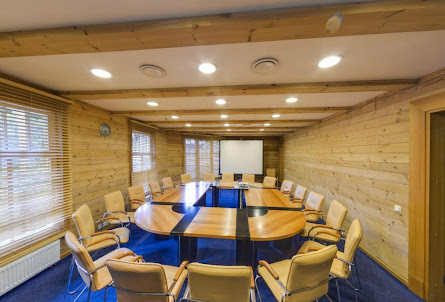 Комната для переговоров "Дубки" в Комната для переговоров "Бриз"