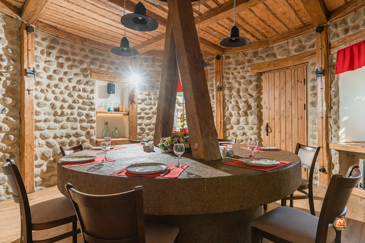 Зал ресторана "Корчма - Жернова в «Старая Мельница» фотография №2