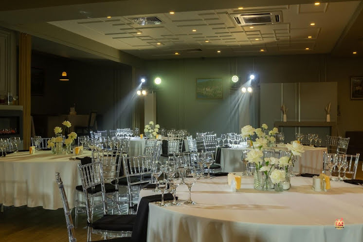 Большой зал ресторана в «Monet» фотография №4