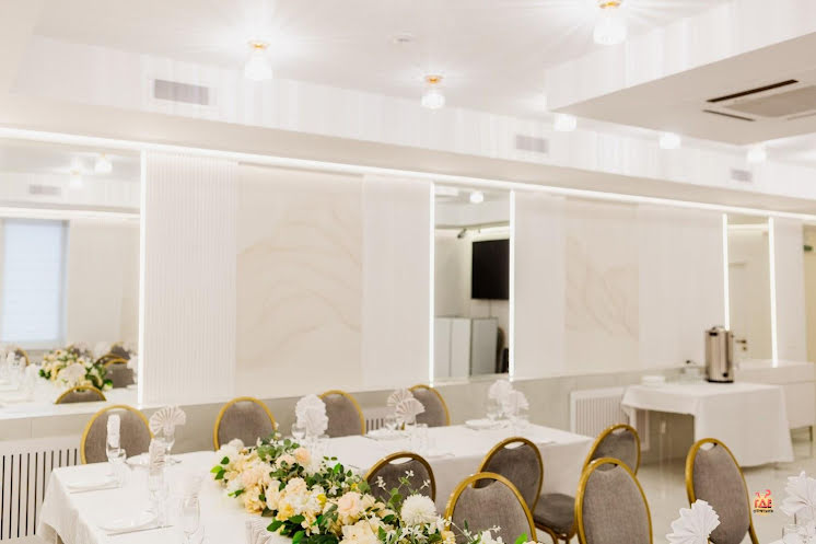 Зал «Золотой» в «Utka Хаус» фотография №1