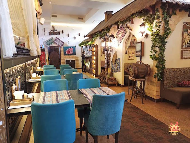 Основной зал в «KINZA» фотография №2