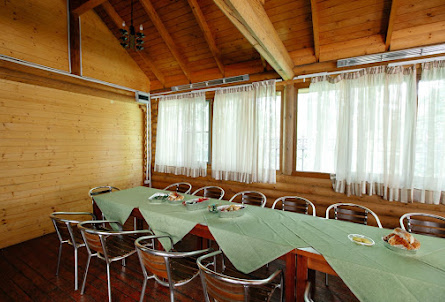 Большая беседка в Русская изба