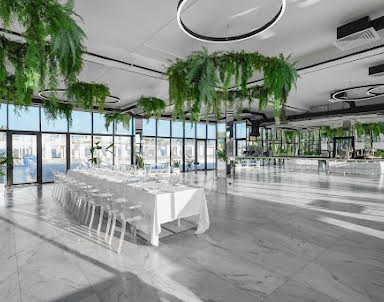  ресторан Jani Crystal