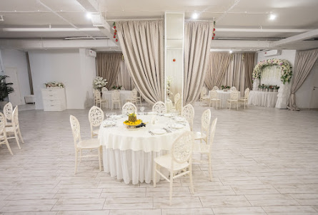 Основной зал  в Караоке зал 