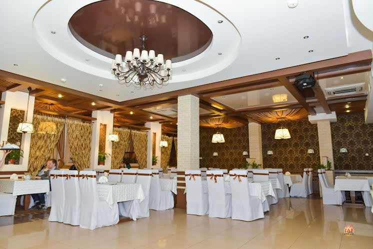 Основной зал в «ВИЛЛАДЖ» фотография №13