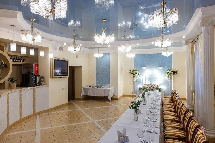 Основной зал  в «Бизнес Отель» фотография №14