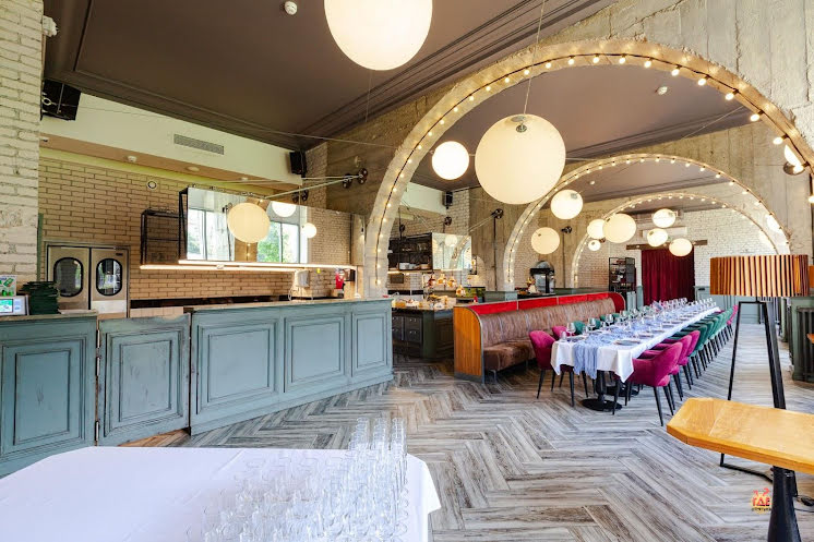 Основной зал  в «MiraGrill» фотография №13