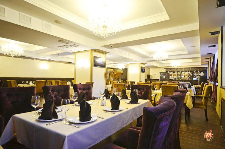 Основной зал в «Gusto» фотография №9