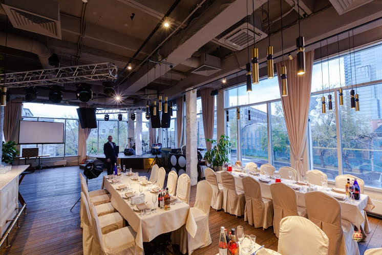 Зал на 1 этаже в «Сытый лось на Большой Семёновской» фотография №4