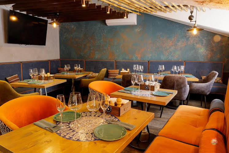 Караоке-зал в «Хинкали Хаус» фотография №6