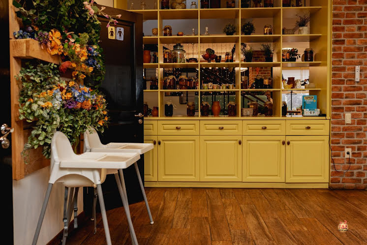 Основной зал в «Избушка на Михалевском» фотография №16