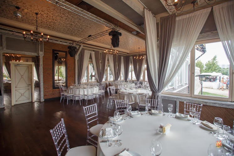 Панорамный зал в «Поместье-Парк» фотография №10