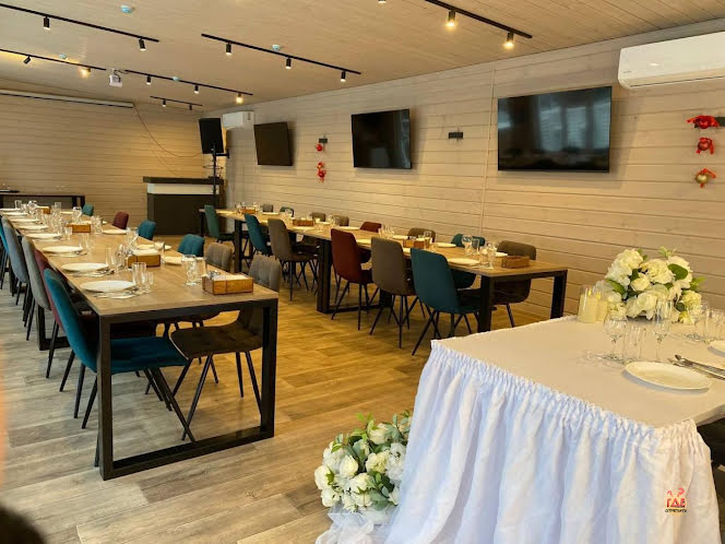 Караоке-зал в «Red House» фотография №13