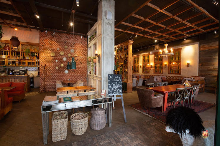 Основной зал в «Хачапури и Вино на Молодёжном» фотография №3