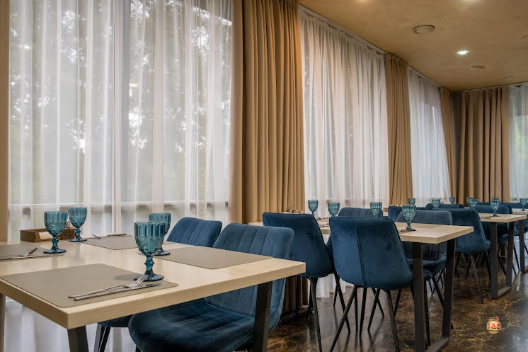 Зал на 25 человек в «Курица или Рыба» фотография №4