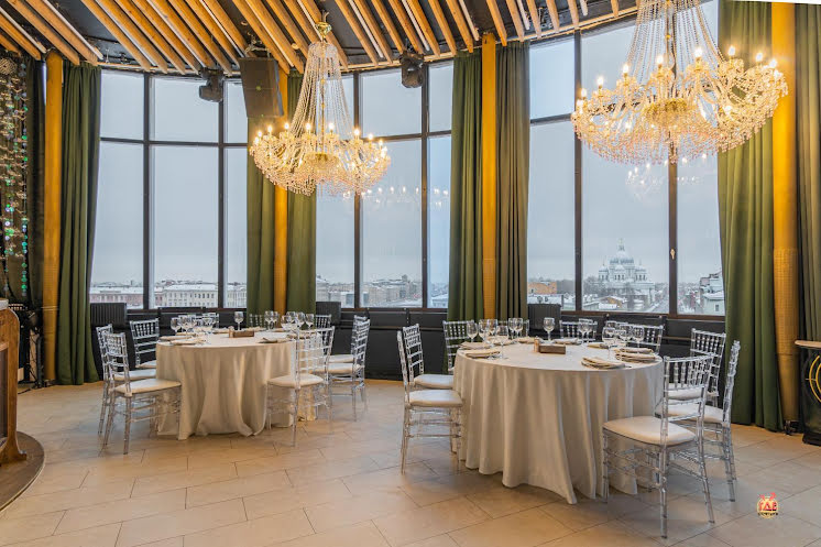 Основной зал  в «Graf ZEPPELIN» фотография №11