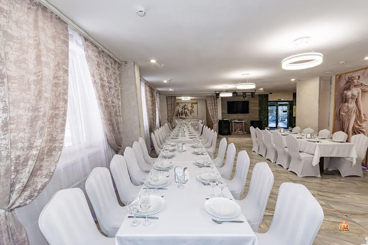 Основной зал в «Шоколад» фотография №18