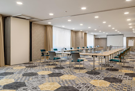 Зал «Чехов» в Зал «Блок»