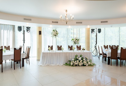 Бежевый зал  в Синий зал 