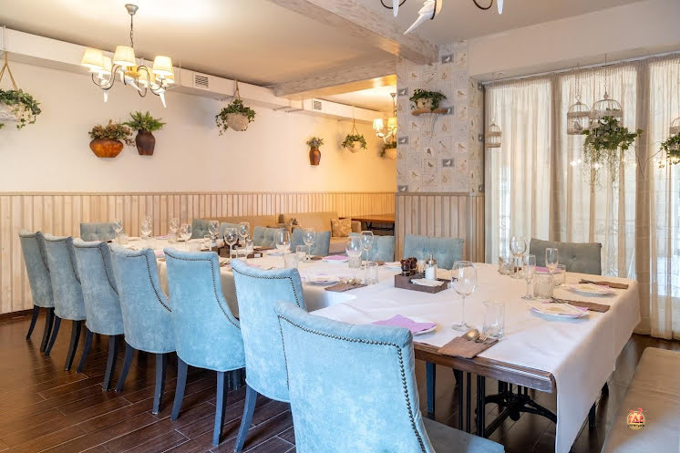 Основной зал в «Кардамон» фотография №3