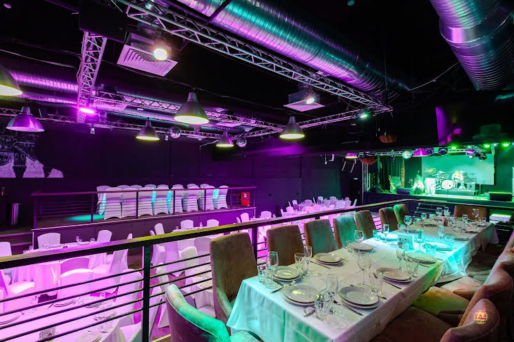 Зал на 200 человек в «Гластонберри» фотография №8