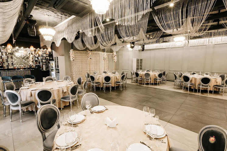 Основной зал  в «Янс» фотография №12