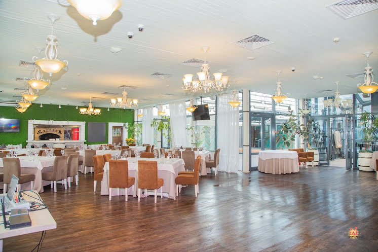 Зал «Панорама-сад» в «Panorama Steak House» фотография №17