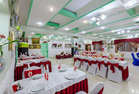 Зал на 120 человек в Зал на 30 человек