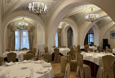 Зал "Белоколонная гостиная" в Зал "Гостиная № 8"