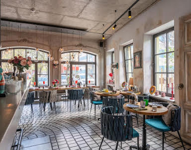  ресторан Mishka Balalaika