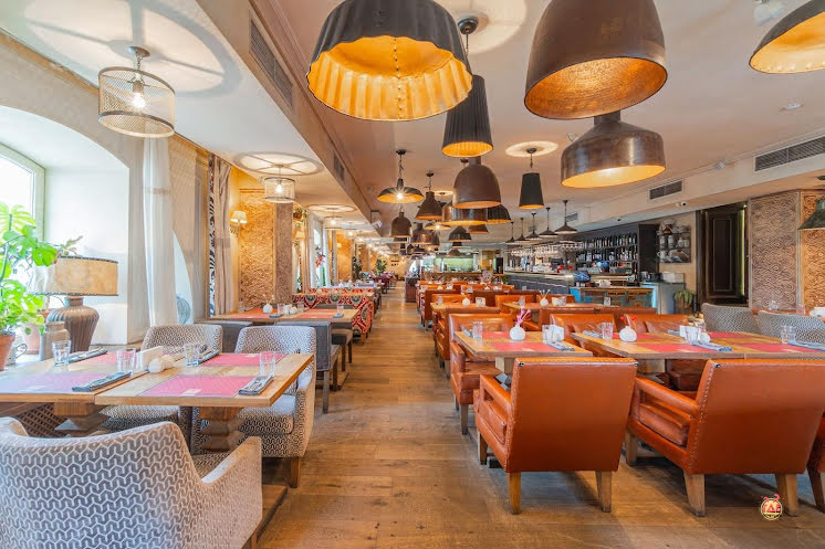 Основной зал второго этажа в «Хочу Харчо» фотография №11