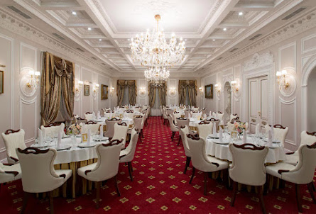 Зал «Генеральский салон» в Зал «Альпийская дача»