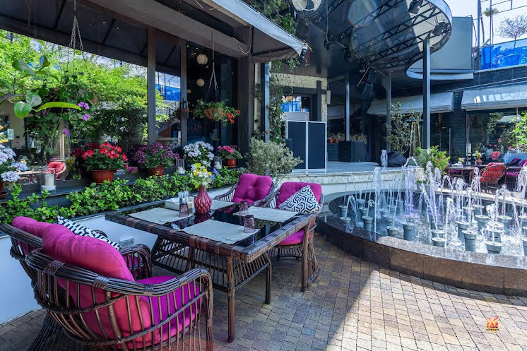 Летний дворик в «Stephania» фотография №3