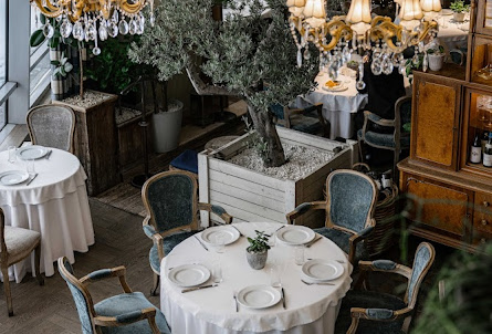 Первый этаж  в VIP-зал