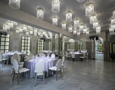  ресторан La Riva Hall