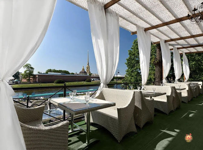 Общий зал в «Алые паруса» фотография №8