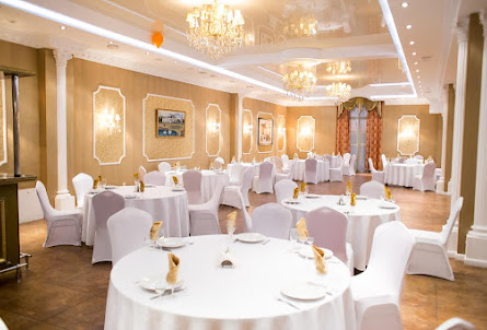 Большой банкетный зал в Малый зал