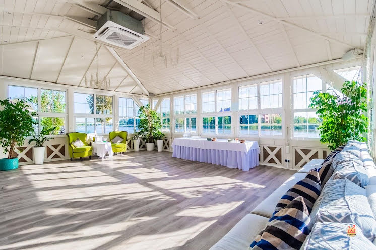 Стеклянная беседка в «Риверсайд» фотография №1