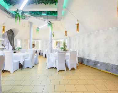  ресторан Три тополя