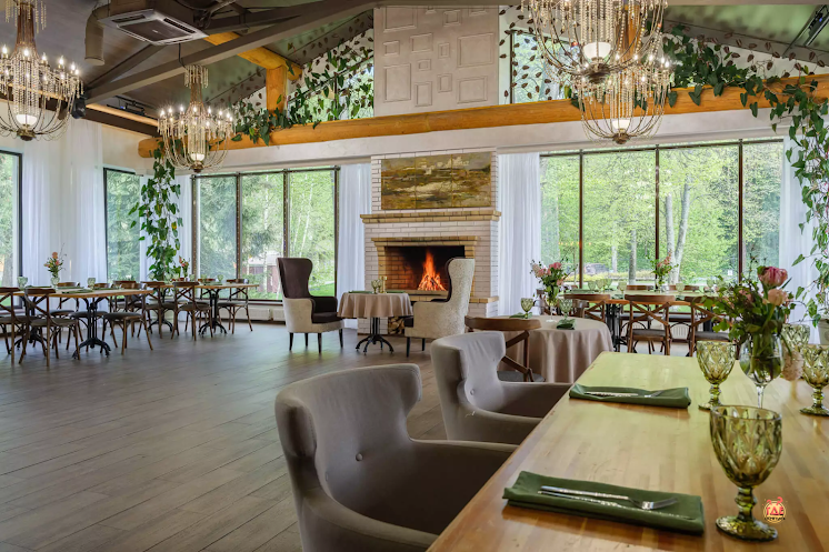 Зал ресторана в «LaFa» фотография №2