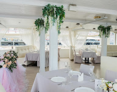  ресторан Белуга на Волге