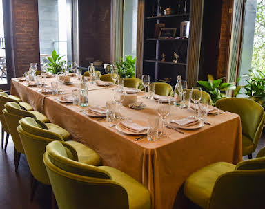 Новый год в Амбассадори