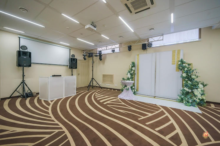 Большой банкетный зал в «BISCAFE» фотография №8