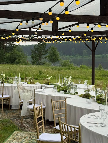 Беседка на берегу реки в «Эко парк CANADA» фотография № 1