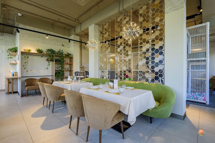 Основной зал  в «Pepperoni на Анаса Тазетдинова» фотография №8