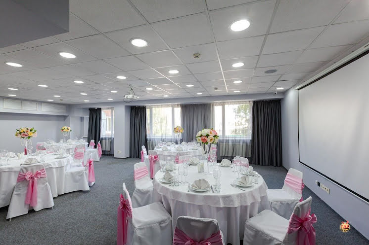 Зал «ЯЛТА» в «Marins Park Hotel Mocква Пражская» фотография №10