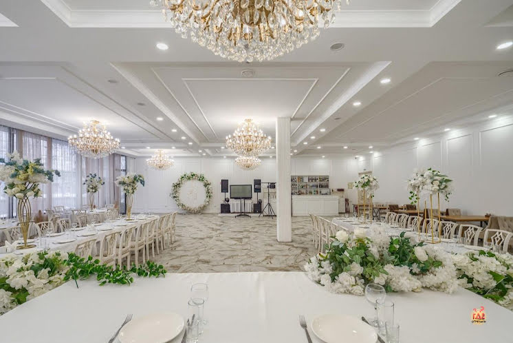 Белый зал в «White Hall» фотография №11