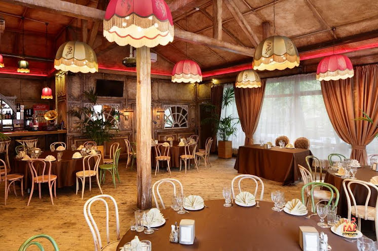 Основной зал в «Ипполит Матвеевич» фотография №14